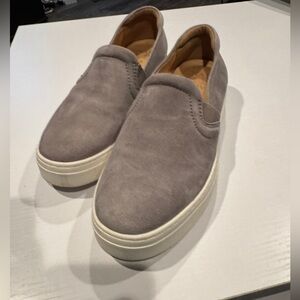 Naturalizer Men's Taupe Slip-On Loafers